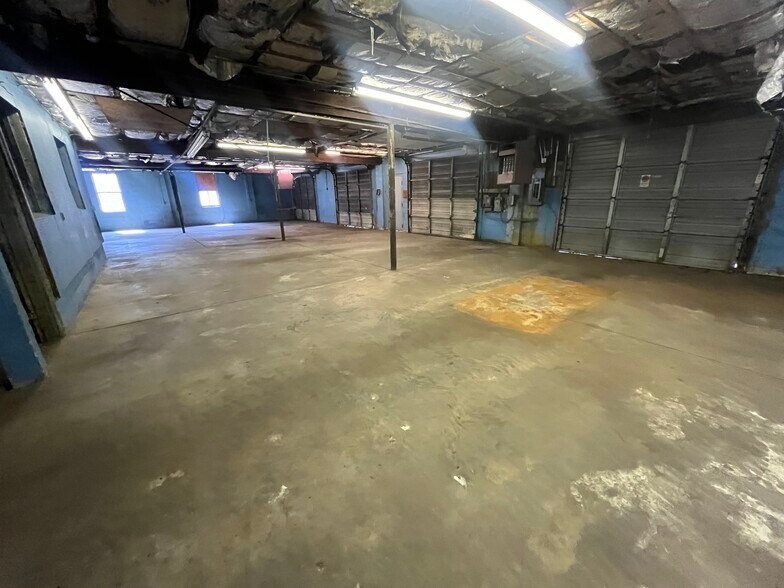 More Photos Of 124 N 2nd St, Terre Haute Warehouse For Sale
