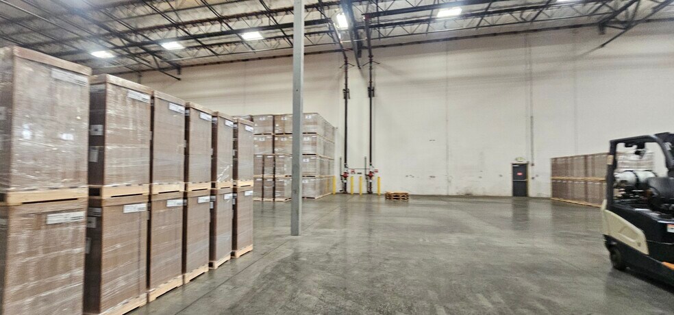 More Photos Of 27040 San Bernardino Ave, Redlands Distribution For Lease