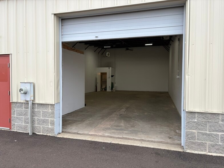 More Photos Of 151 Discovery Dr, Colmar Light Distribution For Lease