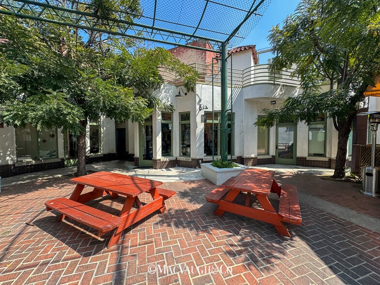 More Photos Of 64-90 N Fair Oaks Ave, Pasadena Storefront Retail Office For Lease