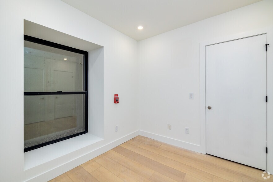 More Photos Of 2007 Cambridge St, Philadelphia Apartments For Sale