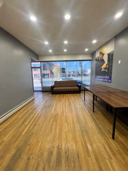 More Photos Of 139-27 Queens Blvd, Jamaica Office For Lease