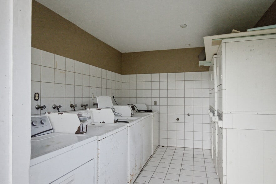 More Photos Of 3046 Golfcrest Blvd, Houston Apartments For Sale