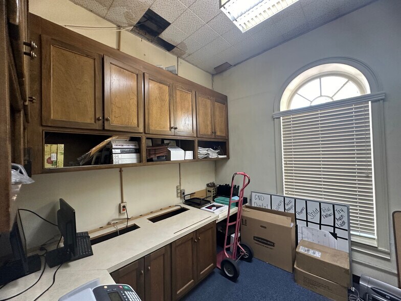 More Photos Of 25 N Main St, Moultrie Office For Sale