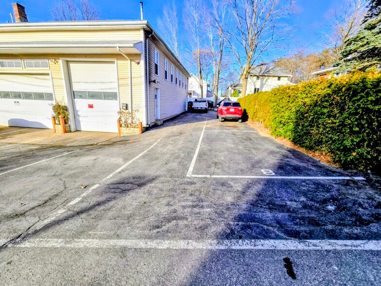 More Photos Of 143 Main St, Reading Office For Lease