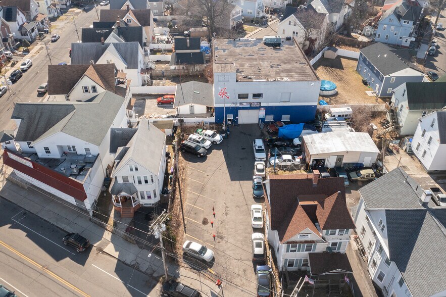 More Photos Of 105 Wood Ave, Bridgeport Light Manufacturing For Sale