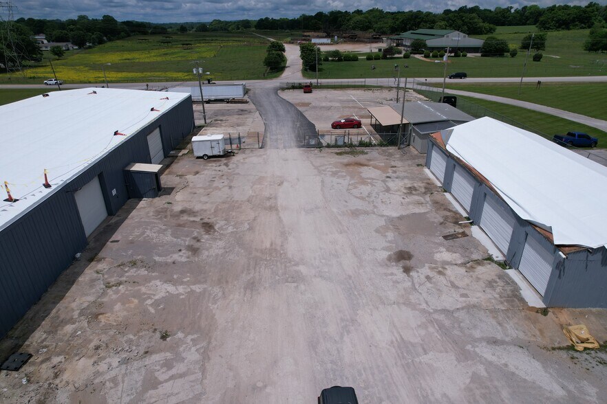 More Photos Of 1230 Industrial Park Rd, Columbia Warehouse For Lease