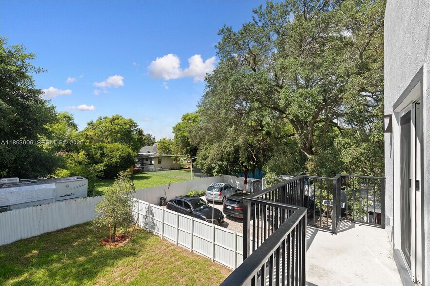 More Photos Of 2742 NW 48th St, Miami Healthcare For Sale