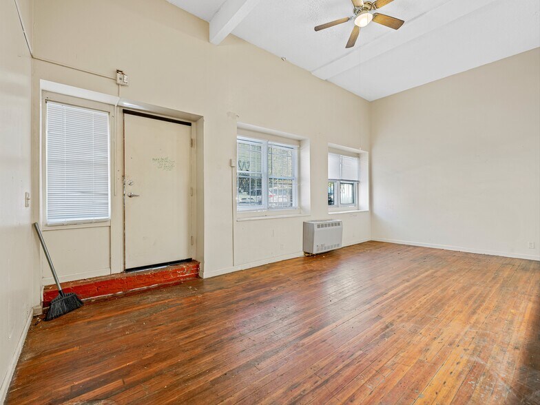 More Photos Of 58 Broadway St, Asheville Storefront Retail Residential For Sale