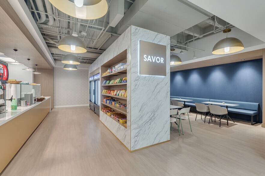 More Photos Of 5949 Sherry Ln, Dallas Office For Sale