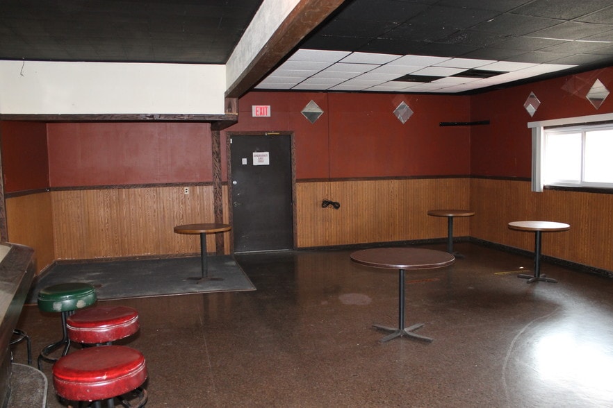 More Photos Of 1204 18th St, Two Rivers Bar For Sale