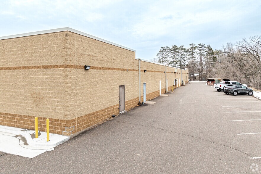 More Photos Of 30962 Fenway Ave, Stacy Unknown For Lease