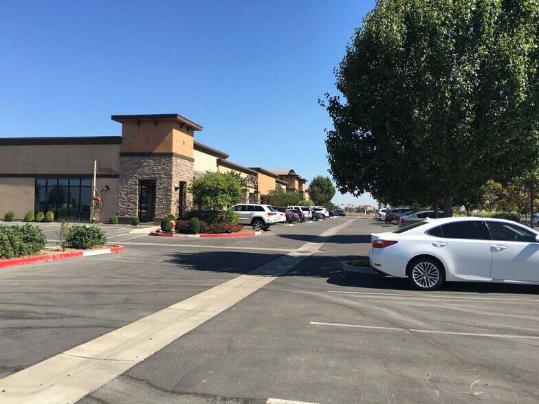 More Photos Of 4240 N Golden State Blvd, Turlock Land For Lease
