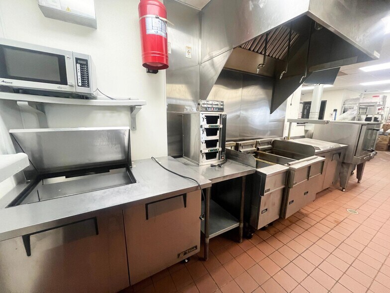 More Photos Of 527 E Highway 20, Valentine Fast Food For Sale
