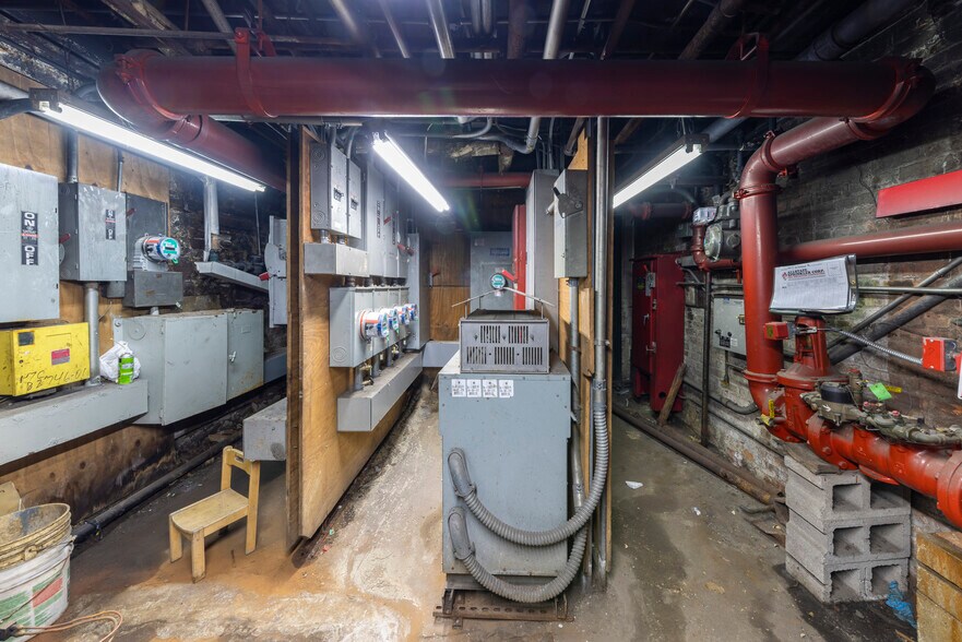 More Photos Of 39 Eldridge St, New York Office Residential For Sale