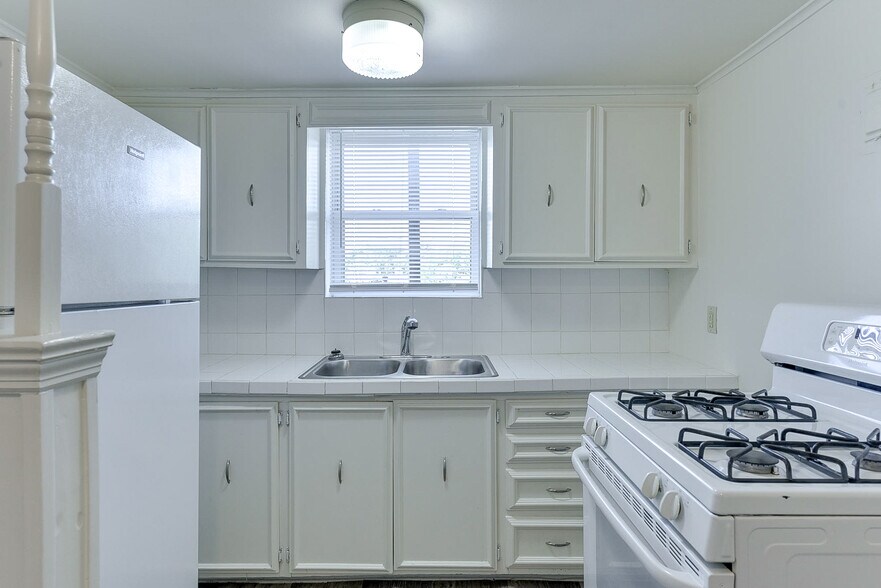 More Photos Of 816 N 36th St, Omaha Apartments For Sale