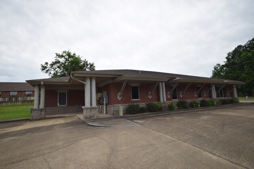 More Photos Of 3001 Twin Rivers Dr, Arkadelphia Medical For Lease