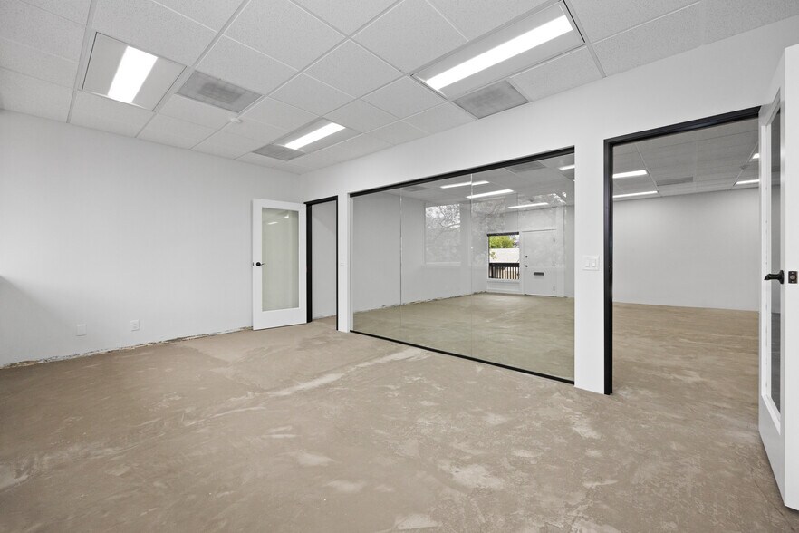 More Photos Of 250 El Camino Real, Tustin Office For Lease