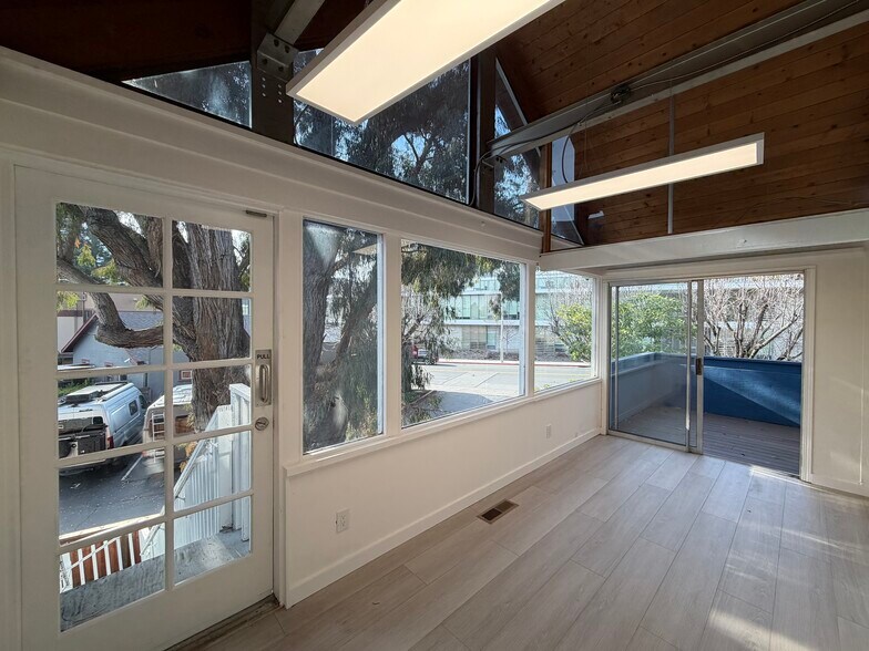 More Photos Of 943 Sir Francis Drake Blvd, Greenbrae Freestanding For Lease