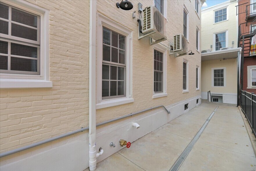 More Photos Of 241 S 5th St, Reading Apartments For Sale