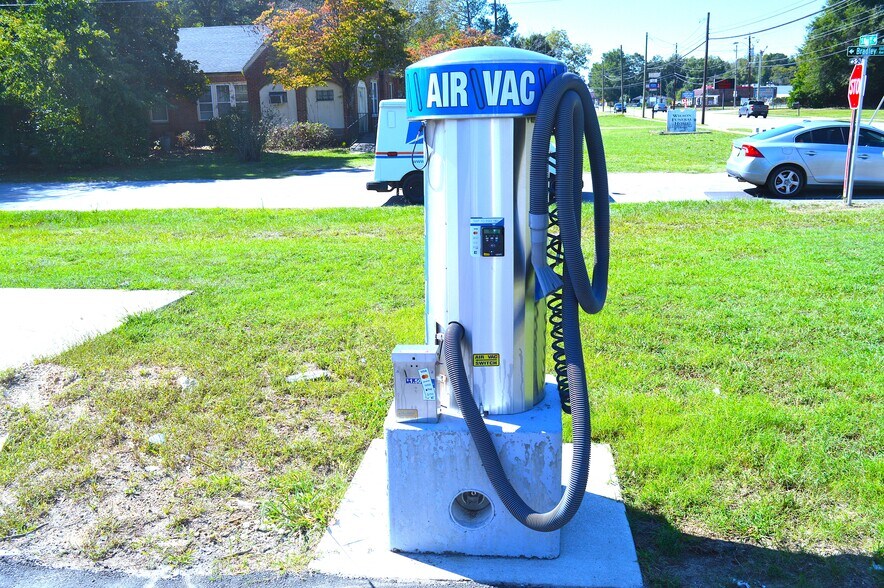 More Photos Of 341 S Main St, Bishopville Service Station For Sale