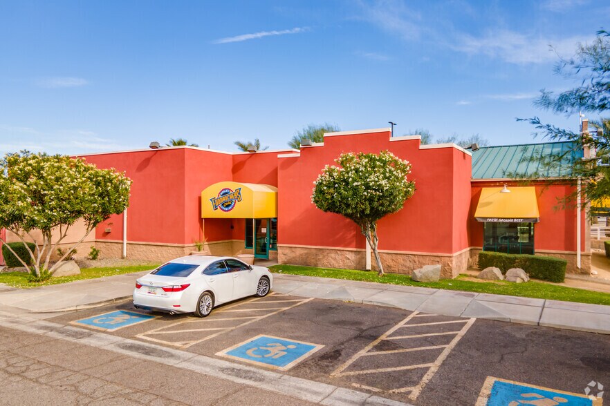 More Photos Of 7704 W Bell Rd, Glendale Restaurant For Lease