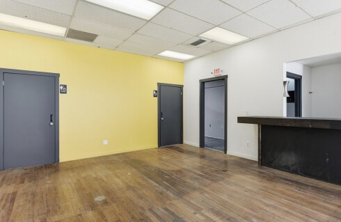 More Photos Of 6016 Maple St, Omaha Storefront For Sale