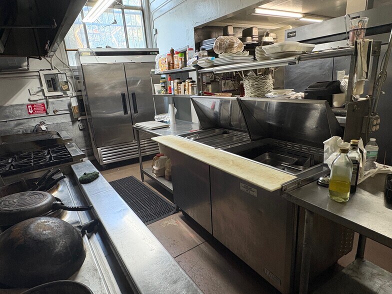 More Photos Of 301-317 W Foothill Blvd, Monrovia Storefront For Sale