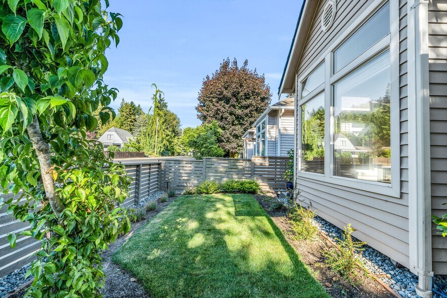 More Photos Of 441 NE Alder St, Issaquah Multifamily For Sale