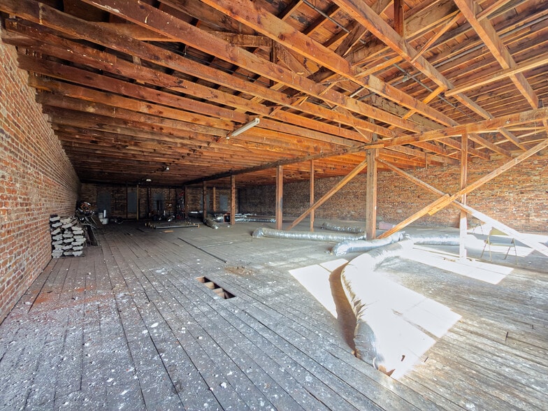 More Photos Of 308 N Main St, Mount Airy Storefront Retail Office For Sale