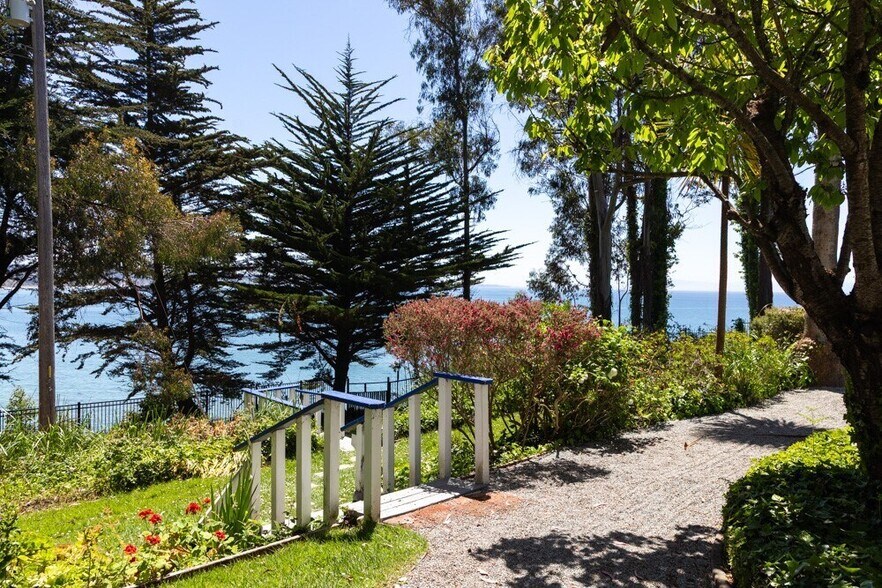 More Photos Of 620 El Salto Dr, Capitola Hospitality For Sale