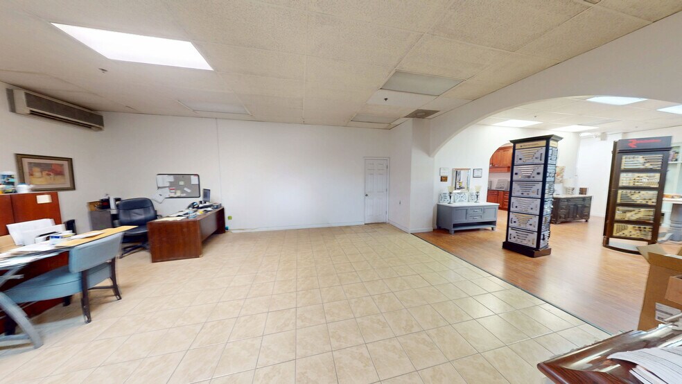 More Photos Of 519 Armour Dr, Charlotte Warehouse For Sale