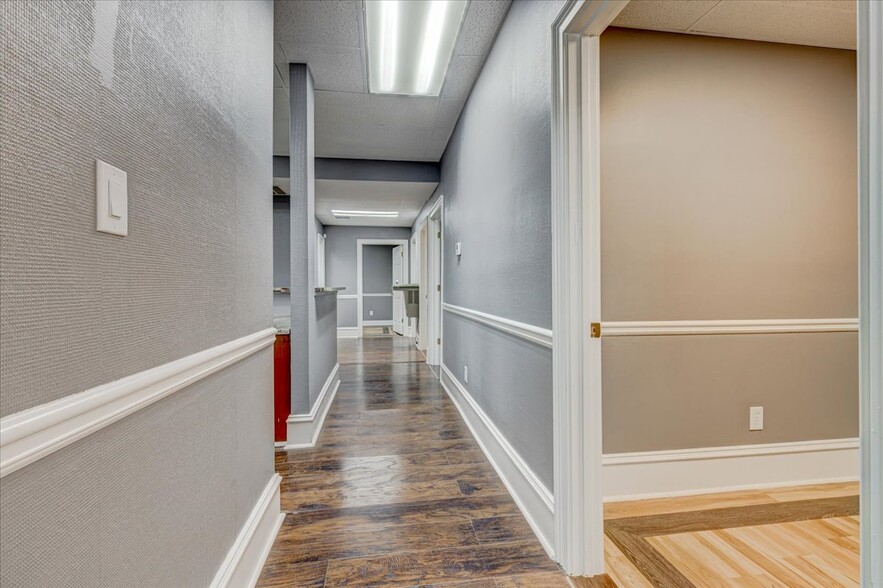 More Photos Of 7175 Jonesboro Rd, Morrow Office For Lease