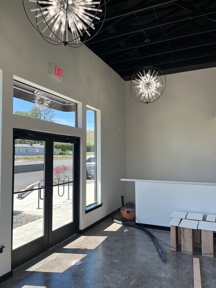 More Photos Of 4330 Van Giesen St, West Richland Storefront For Lease