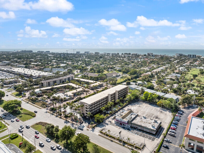 More Photos Of 2335 Tamiami Trl N, Naples Medical For Lease