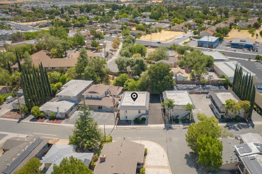 More Photos Of 22 S Lake Dr, Antioch Apartments For Sale