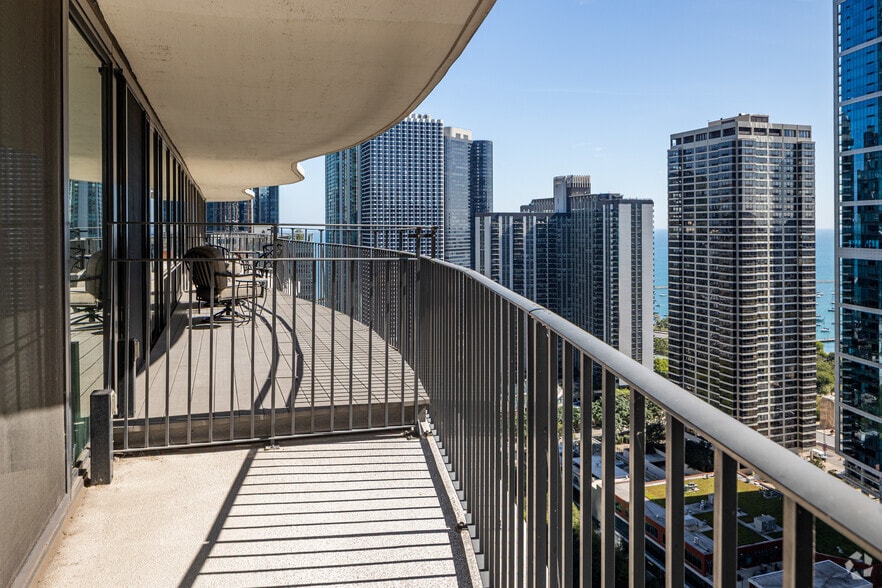 More Photos Of 225 N Columbus Dr, Chicago Multifamily For Sale