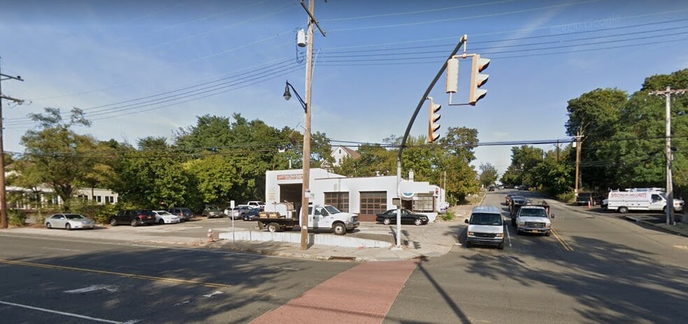 More Photos Of 73 Cedar Swamp Rd, Glen Cove Auto Repair For Sale