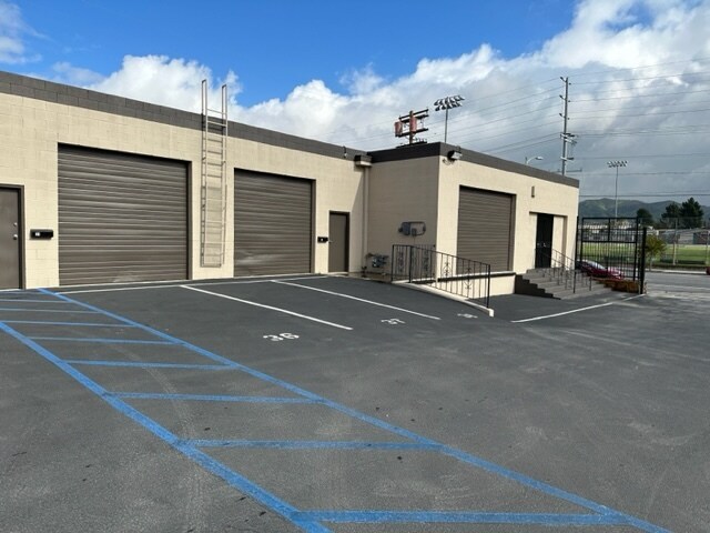 More Photos Of 11015 Glenoaks Blvd, Pacoima Warehouse For Lease