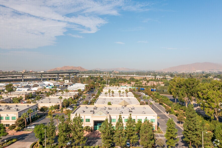 More Photos Of 1825 Chicago Ave, Riverside Office For Lease