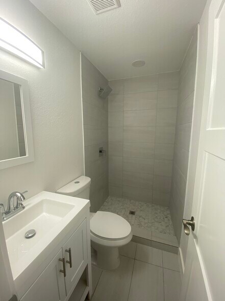 More Photos Of 401 SW 7th Ave, Fort Lauderdale Apartments For Sale