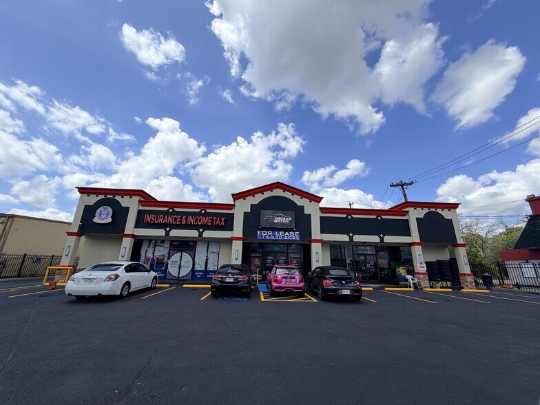 More Photos Of 8500 Hillcroft Ave, Houston Storefront Retail Office For Lease