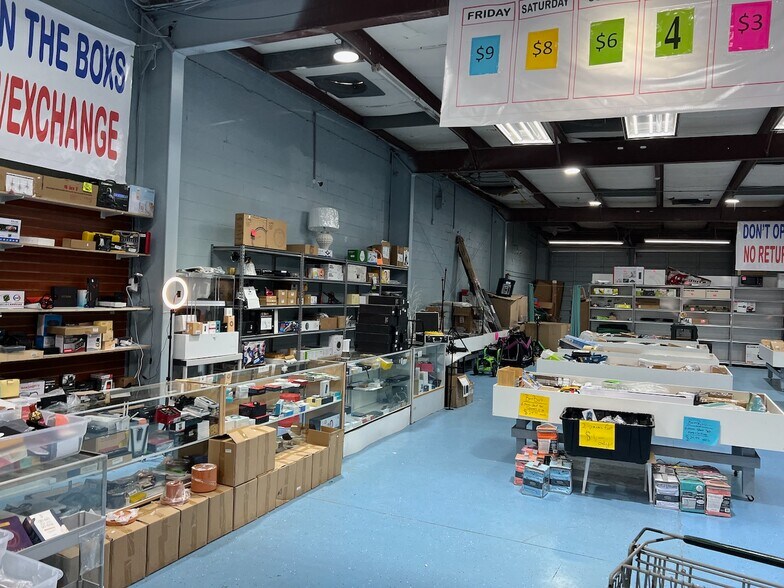 More Photos Of 6012-6014 E Hillsborough Ave, Tampa Unknown For Lease