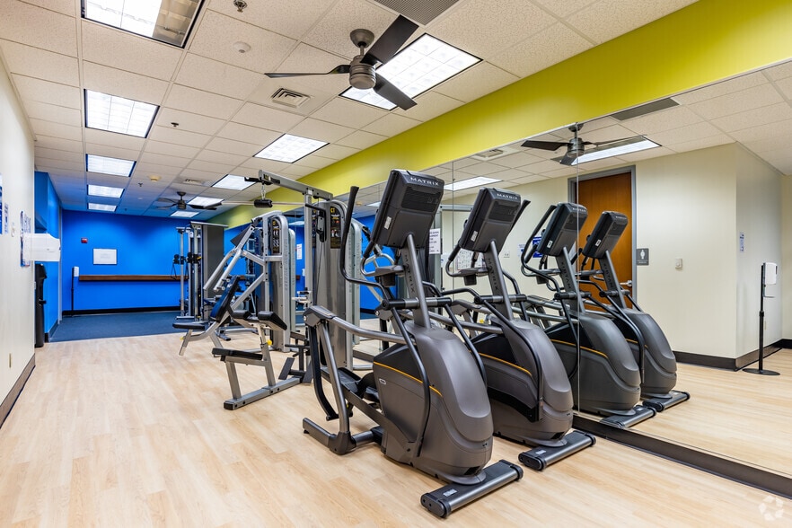 More Photos Of 1025 Greenwood Blvd, Lake Mary Unknown For Lease