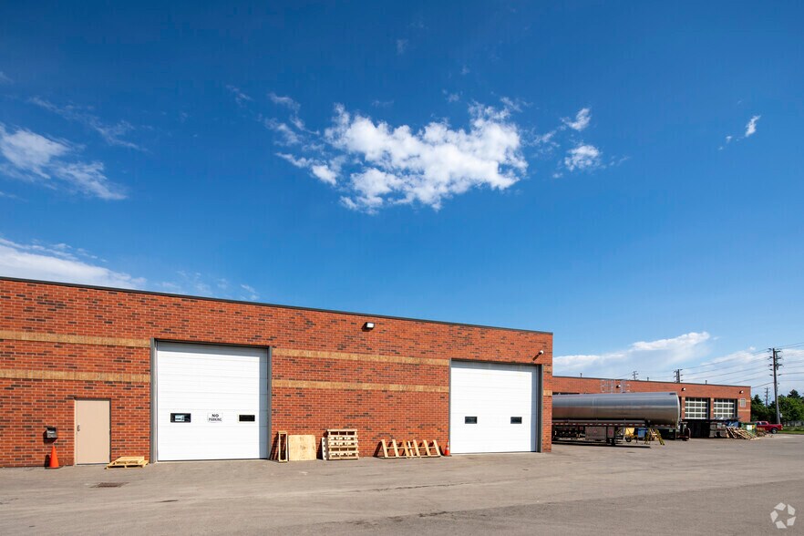 More Photos Of 6950 Tomken Rd, Mississauga Truck Terminal For Sale