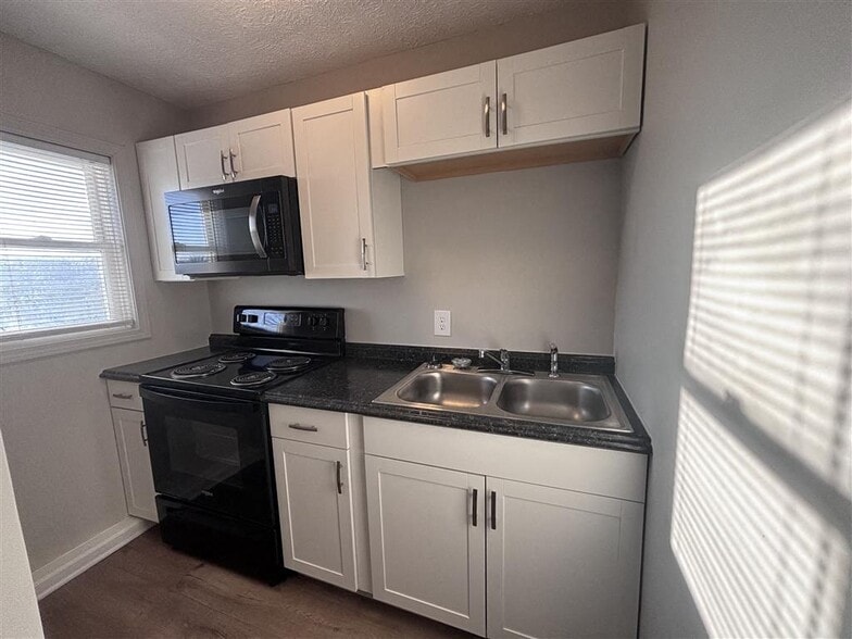 More Photos Of 10705 E Us-136, Indianapolis Apartments For Sale