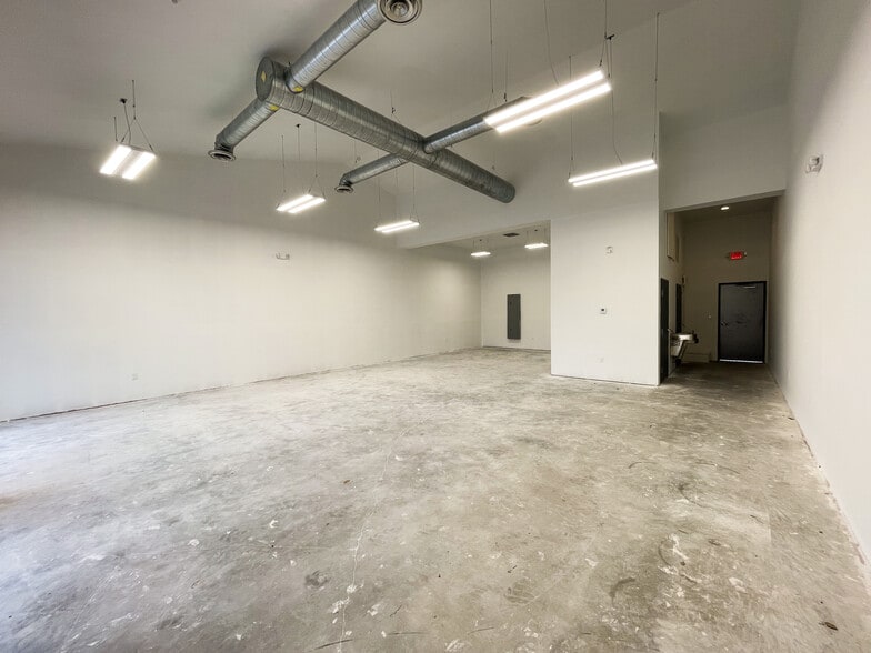 More Photos Of 8205 NW 12th St, Doral Freestanding For Lease