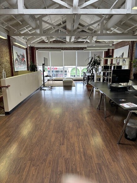 More Photos Of 33-35 E Colorado Blvd, Pasadena Storefront For Lease