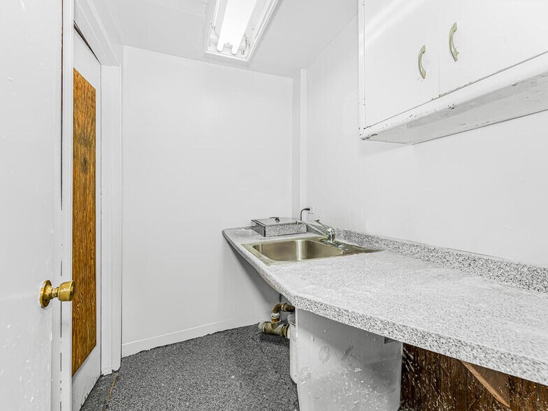 More Photos Of 665 Thwaites Pl, Bronx Apartments For Lease