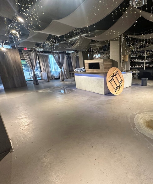 More Photos Of 511 9th Ave, New York Hotel For Lease